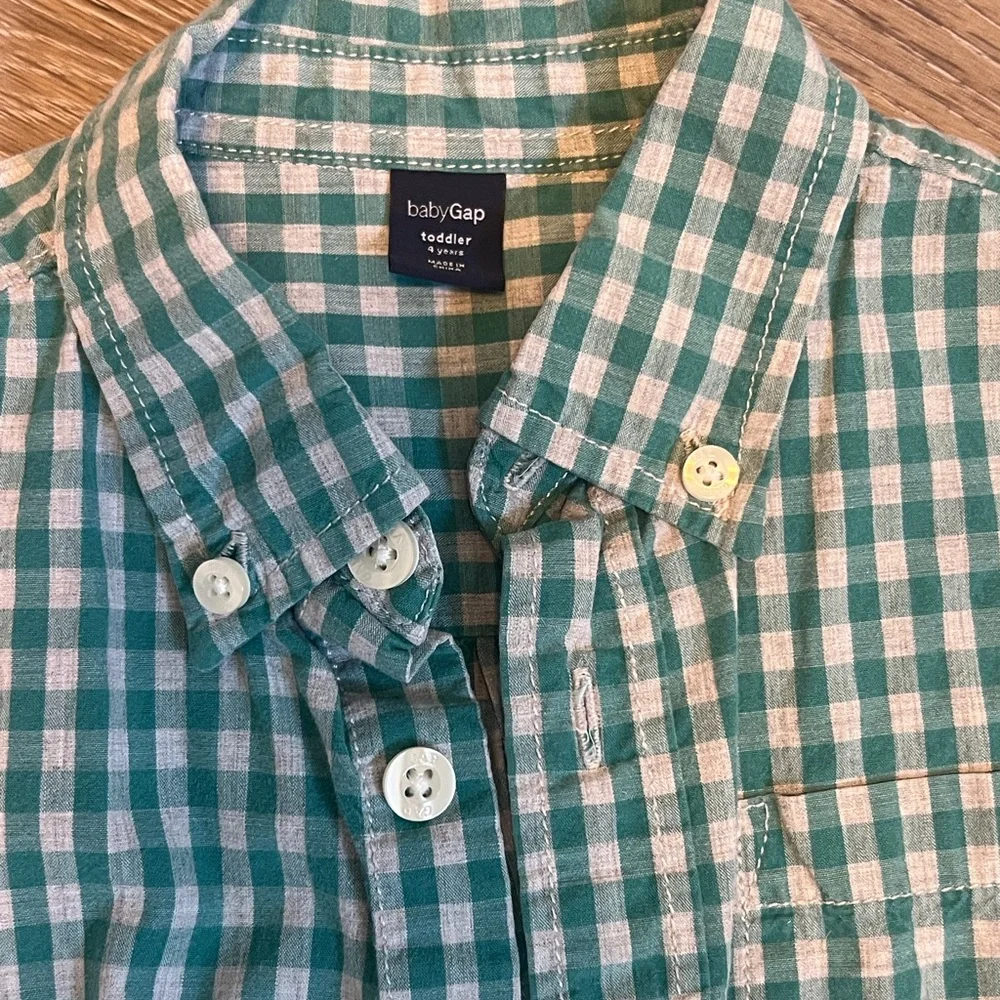 Baby Gap green and white gingham long-sleeve button-down shirt size 4T